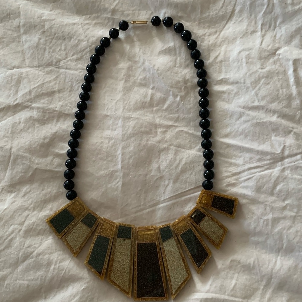 Black beaded and sand original vintage necklace.